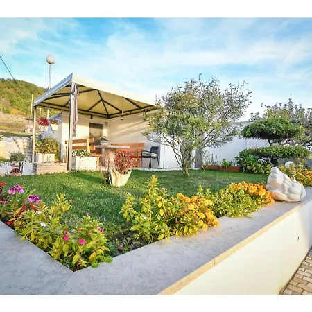 Quaint Holiday In With Private Pool Casa de Férias Sinj