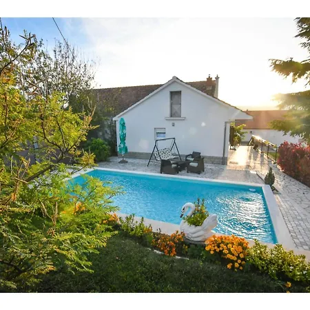 Quaint Holiday In With Private Pool Casa de Férias *